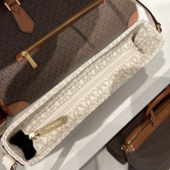 Michael Kors Jet Set Travel Large Messenger Crossbody Bag Light Cream Multi - Picture 14 of 16